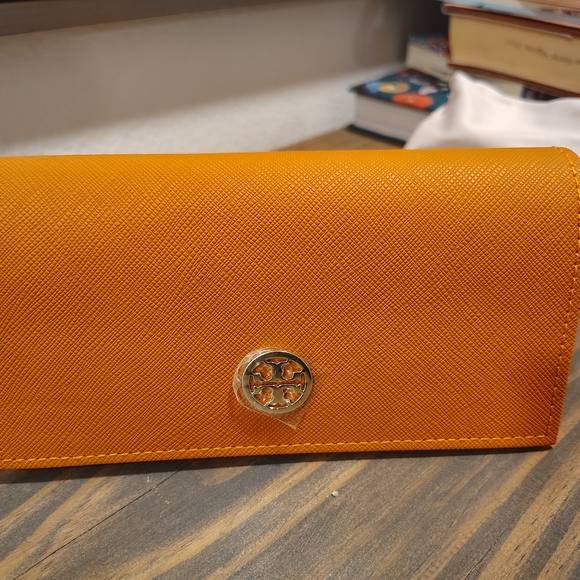 Tory Burch Tortoise Glasses with Bold Orange Case - Picture 6 of 8